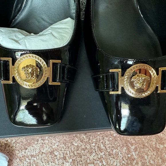 Versace Authentic Black & Gold Medusa Vernice Patent Leather Heeled Pumps 38/7.5 - Picture 9 of 14